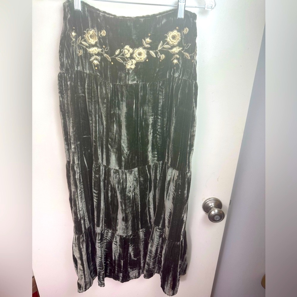 Forever 21 Green Y2K Vintage Embroidered FloralDesign Velvet WhimsyGoth Skirt XS